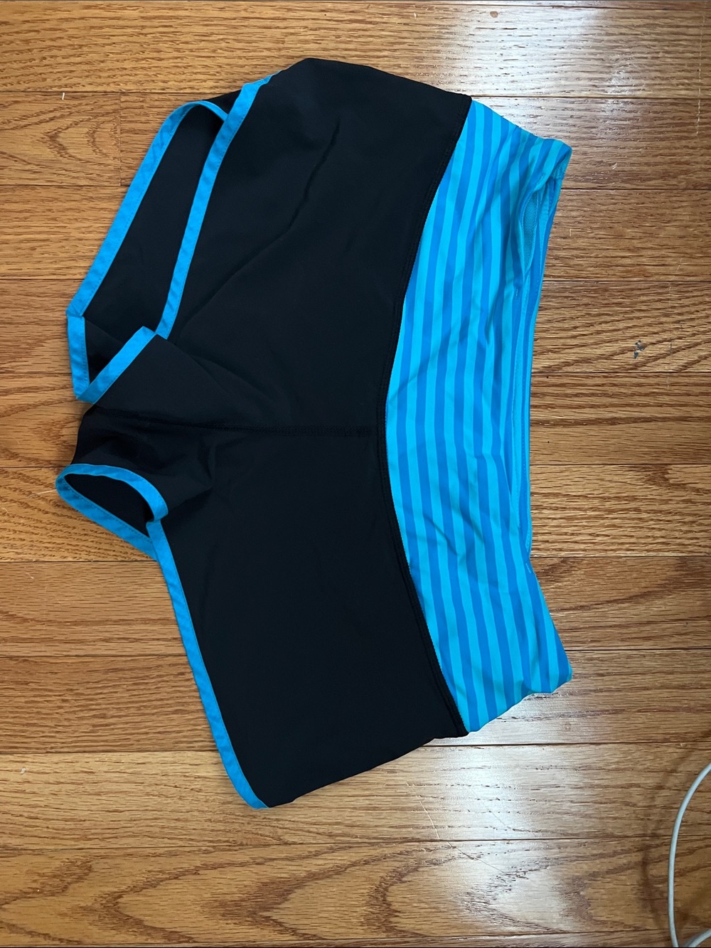 Lululemon navy & Blue Striped running shorts